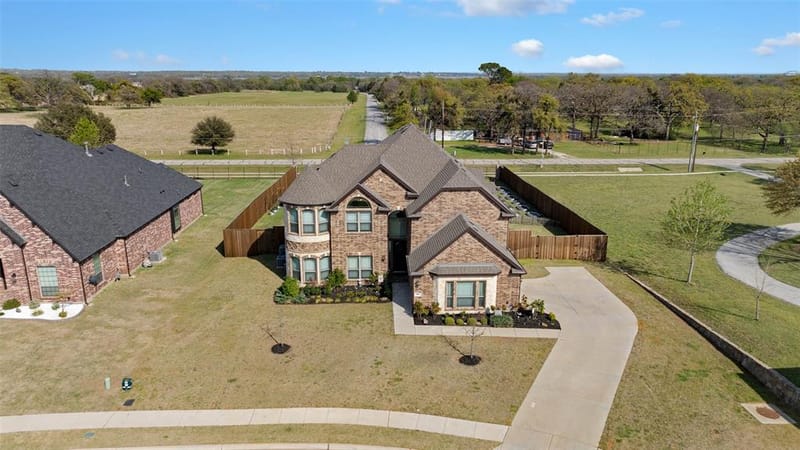 800 Beckington Drive, Shady Shores TX 76208 - Photo 2