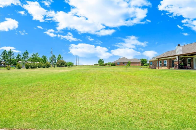 109 Falcons Eye Court, Weatherford TX 76087 - Photo 9