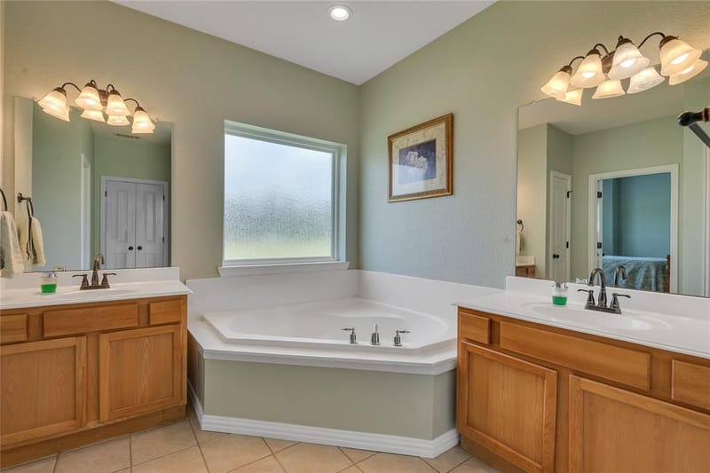 109 Falcons Eye Court, Weatherford TX 76087 - Photo 25