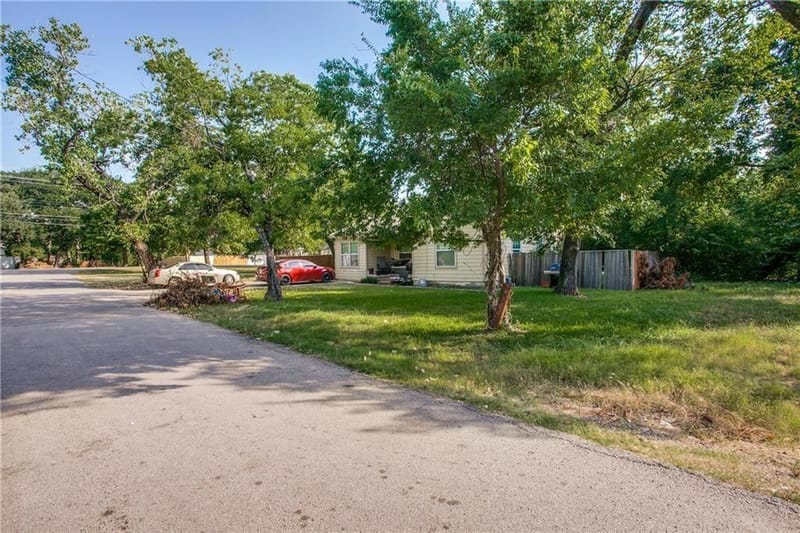 6922 Mohawk Drive, Dallas TX 75235 - Photo 2
