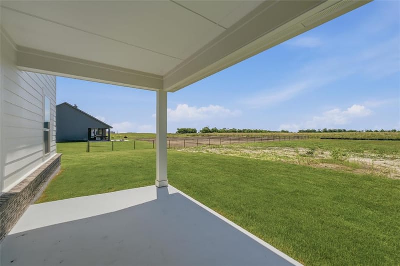 720 County Road 200, Valley View TX 76272 - Photo 20
