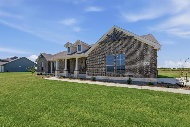 720 County Road 200, Valley View TX 76272 - Photo 4