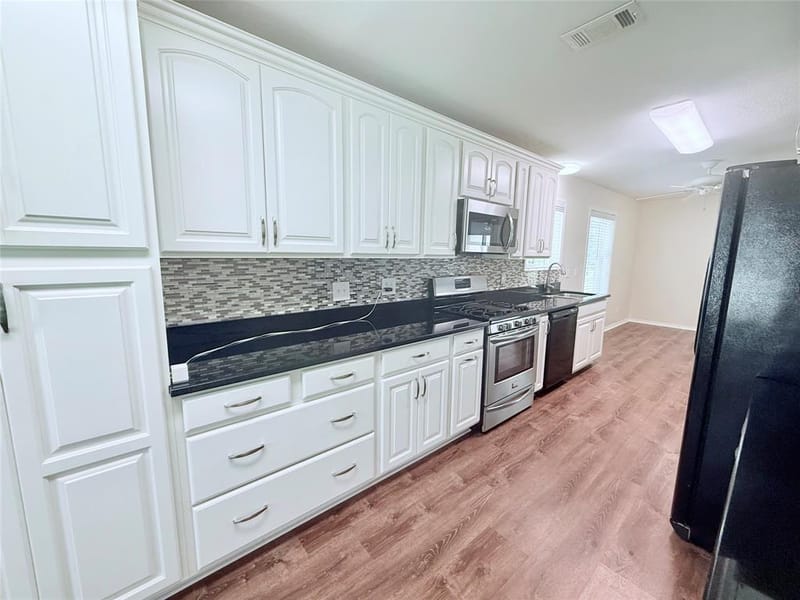 120 S Lynn Avenue, Denison TX 75020 - Photo 7