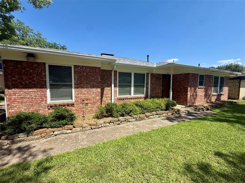 120 S Lynn Avenue, Denison TX 75020 - Photo 3