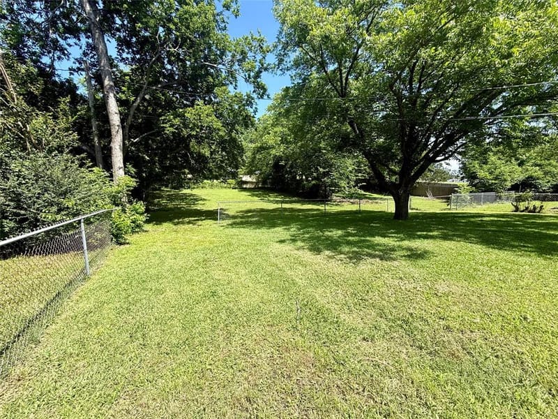 120 S Lynn Avenue, Denison TX 75020 - Photo 30