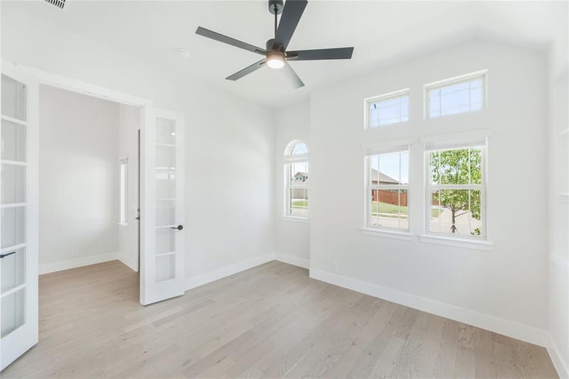 1033 Emerald Trace Drive, Justin TX 76247 - Photo 8