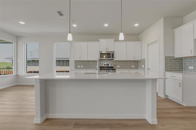 828 Elmstead Drive, Fort Worth TX 76108 - Photo 9