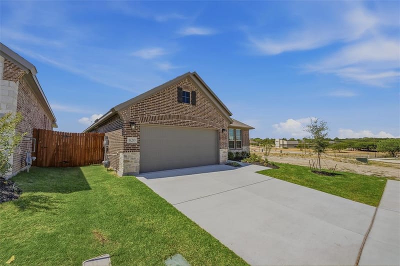 820 Elmstead Drive, Fort Worth TX 76108 - Photo 2
