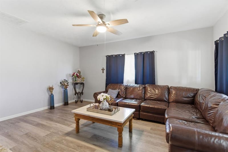 401 W Mesquite Street, Gunter TX 75058 - Photo 6
