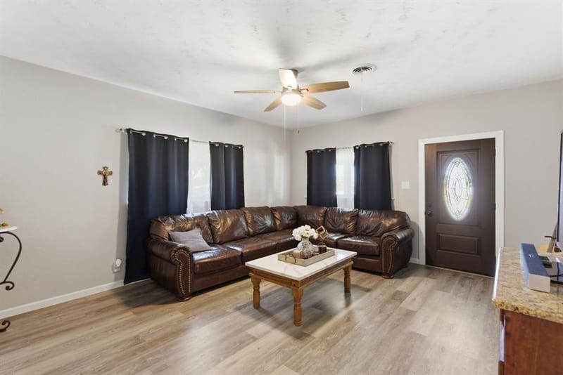 401 W Mesquite Street, Gunter TX 75058 - Photo 7