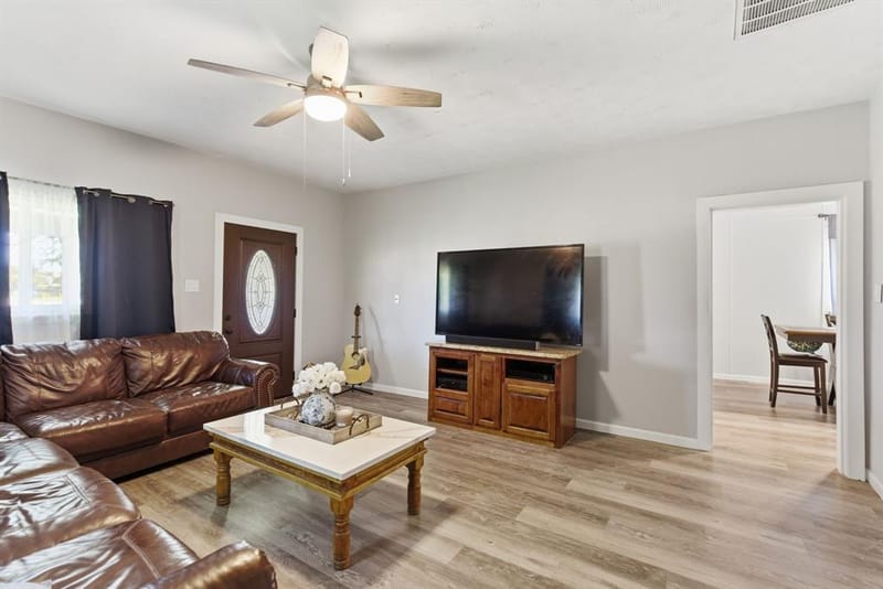 401 W Mesquite Street, Gunter TX 75058 - Photo 8