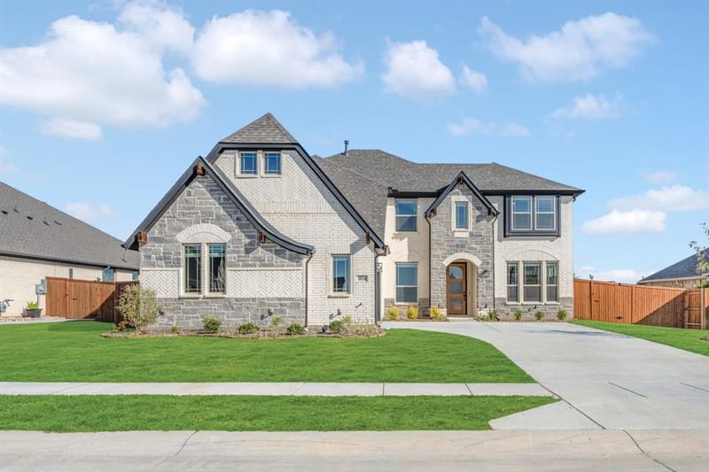 1034 Emerald Trace Drive, Justin TX 76247