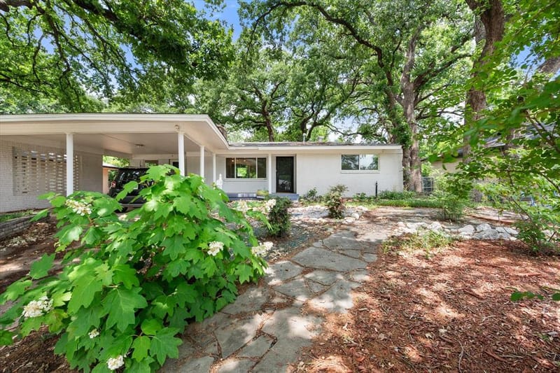 1209 W Lilly Lane, Arlington TX 76013