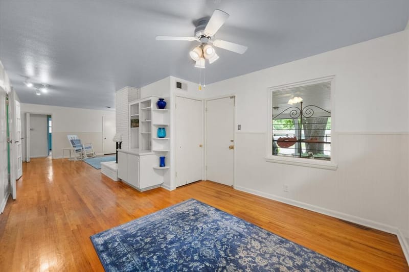 1209 W Lilly Lane, Arlington TX 76013 - Photo 5