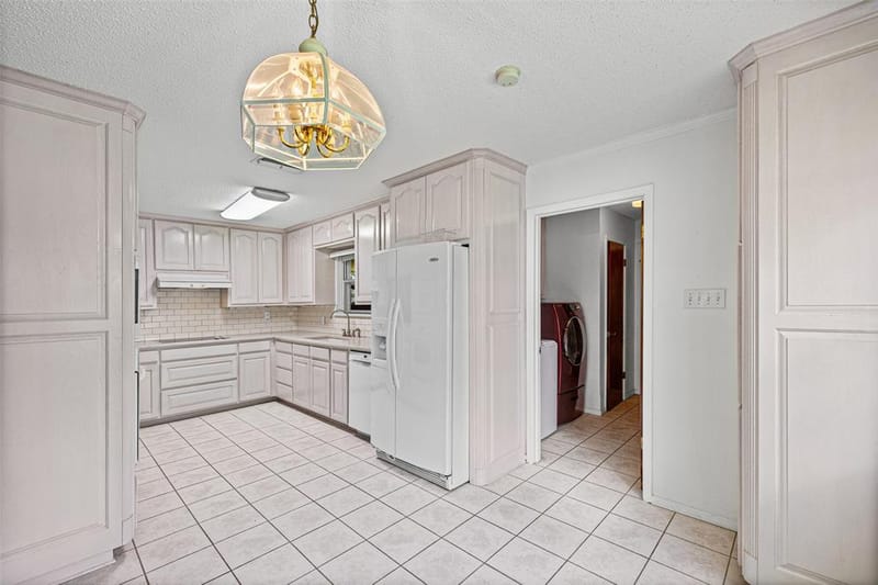 4208 Indian Creek Court, Granbury TX 76049 - Photo 13