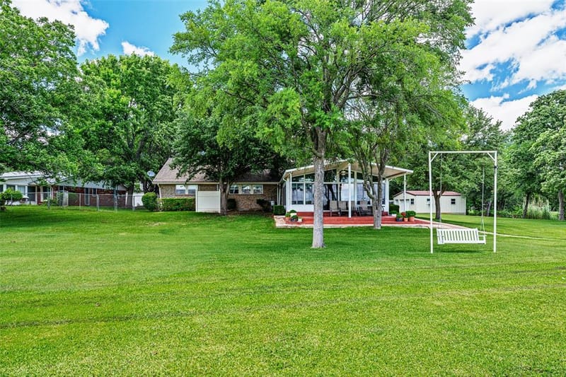 4208 Indian Creek Court, Granbury TX 76049 - Photo 32