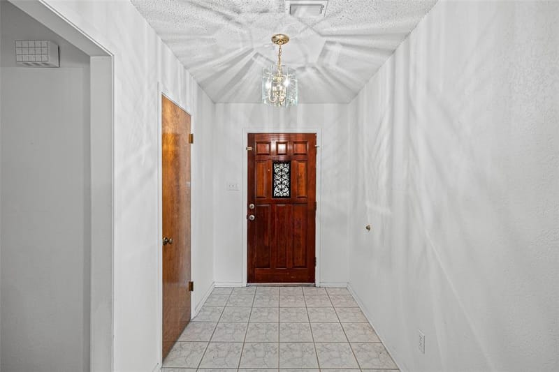 4208 Indian Creek Court, Granbury TX 76049 - Photo 9