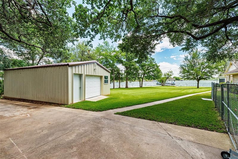 4208 Indian Creek Court, Granbury TX 76049 - Photo 37