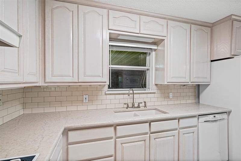4208 Indian Creek Court, Granbury TX 76049 - Photo 15
