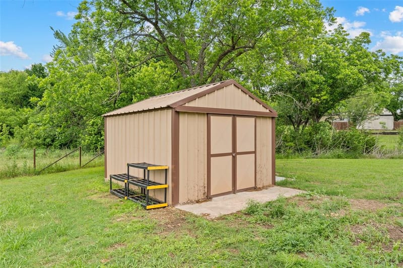 608 W Spring Street, West TX 76691 - Photo 21