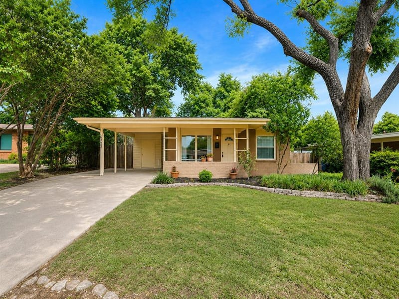 6723 Santa Anita Drive, Dallas TX 75214 - Photo 2