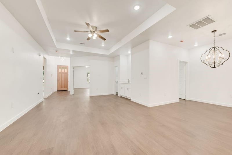 2706 Lenway Street, Dallas TX 75215 - Photo 3