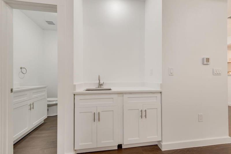 2706 Lenway Street, Dallas TX 75215 - Photo 10