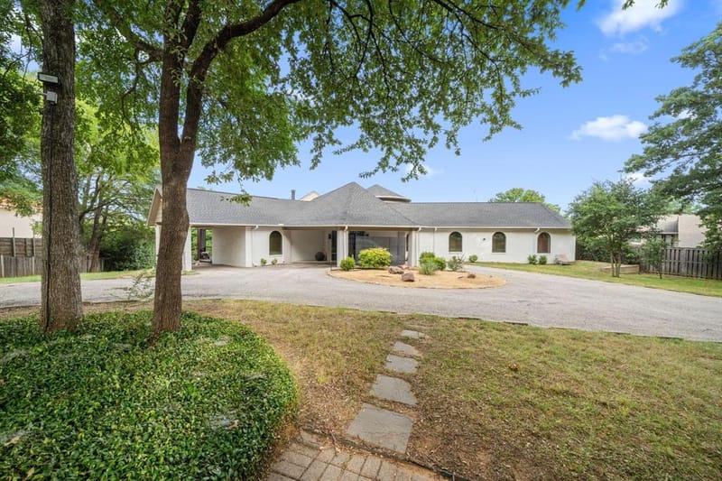 8542 Meadowbrook Drive, Fort Worth TX 76120 - Photo 2