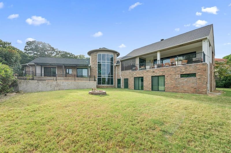 8542 Meadowbrook Drive, Fort Worth TX 76120 - Photo 6