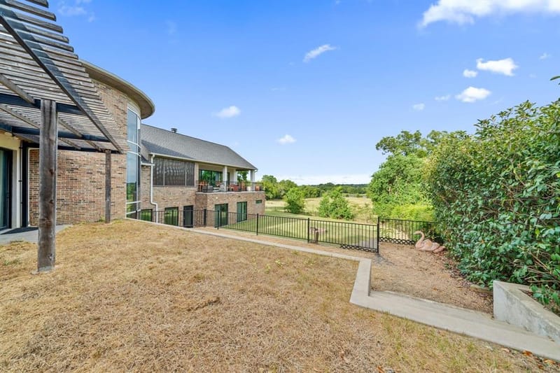 8542 Meadowbrook Drive, Fort Worth TX 76120 - Photo 8