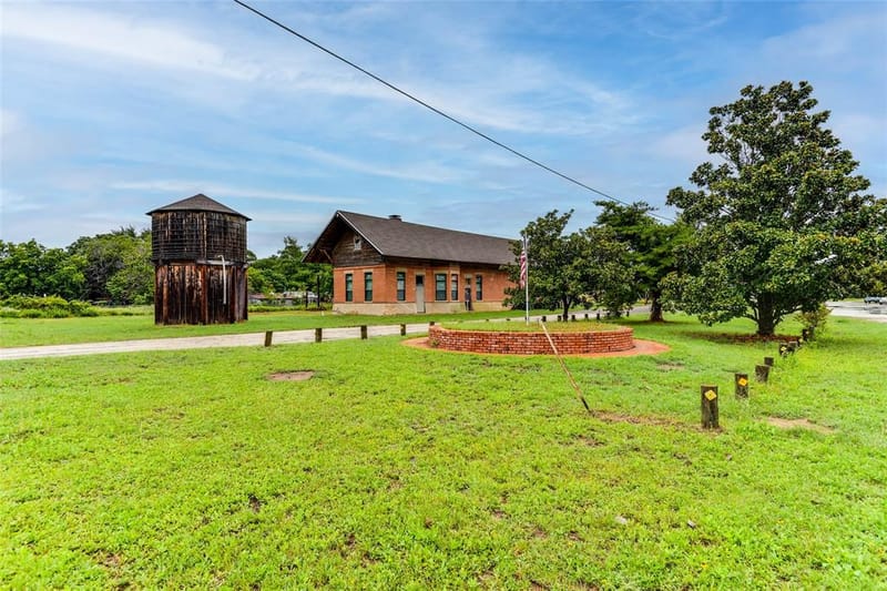 211 Main Street, Rosser TX 75157