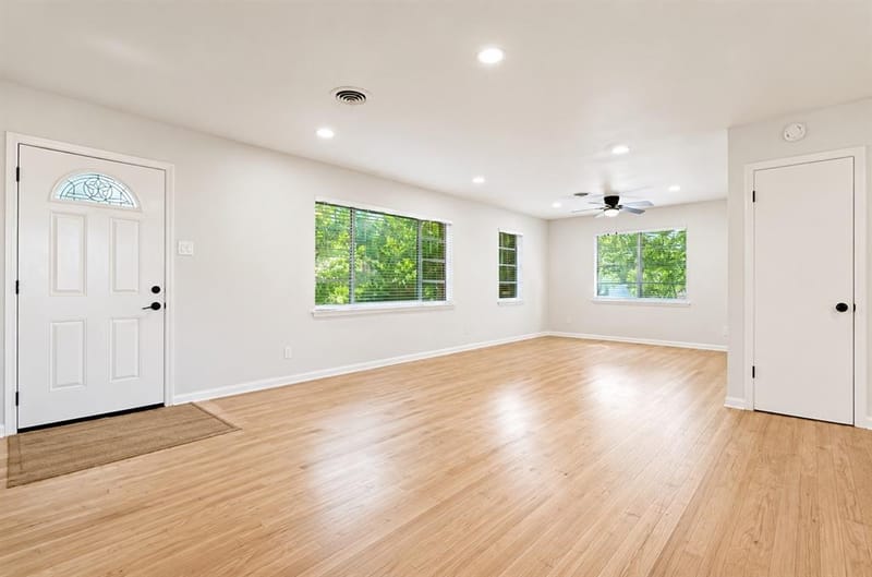 1409 Autumn Leaves Trail, Dallas TX 75241 - Photo 4