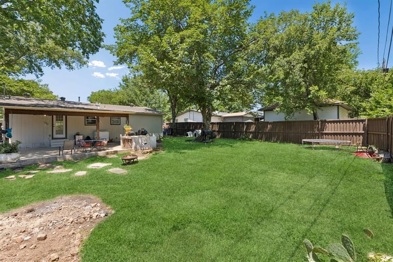 6642 Onyx Drive N, North Richland Hills TX 76180 - Photo 2