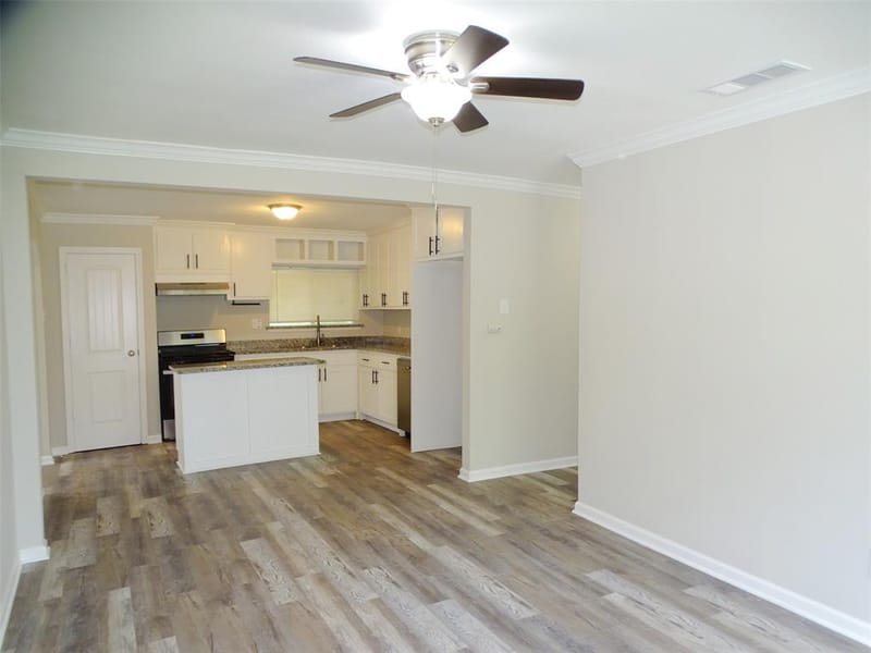 202 E Cober Drive, Grand Prairie TX 75051 - Photo 7