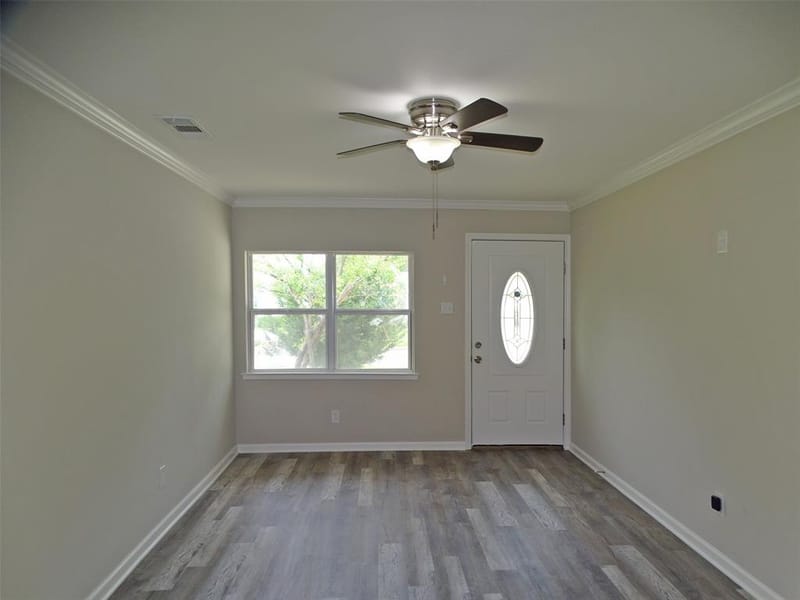 202 E Cober Drive, Grand Prairie TX 75051 - Photo 5