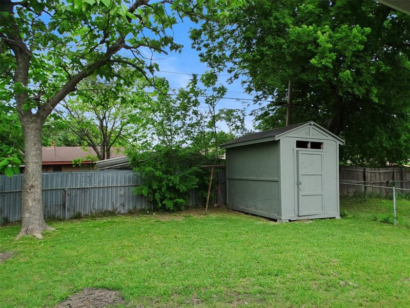 202 E Cober Drive, Grand Prairie TX 75051 - Photo 33