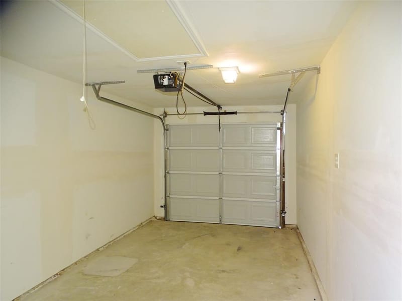 202 E Cober Drive, Grand Prairie TX 75051 - Photo 29