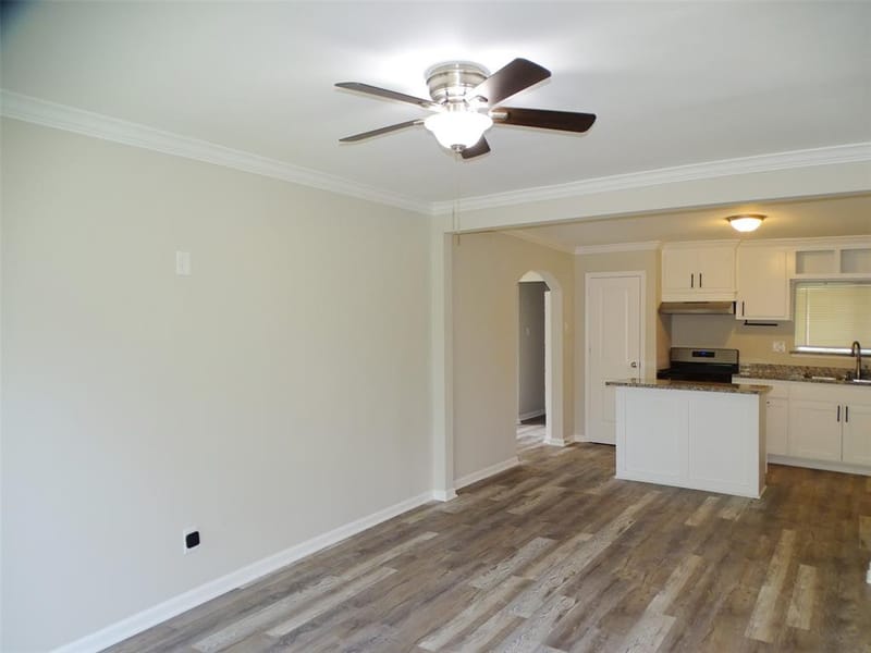 202 E Cober Drive, Grand Prairie TX 75051 - Photo 8