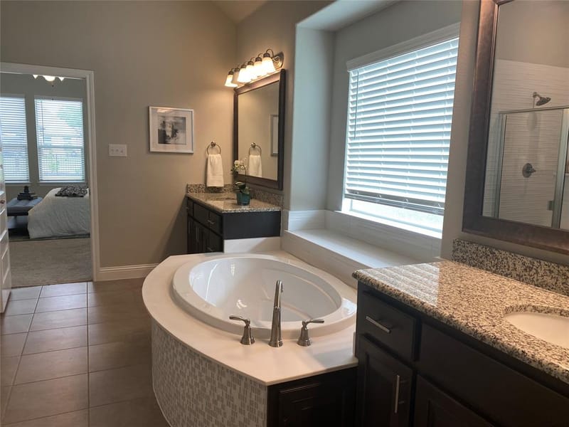 209 Johnson Street, Granbury TX 76048 - Photo 27