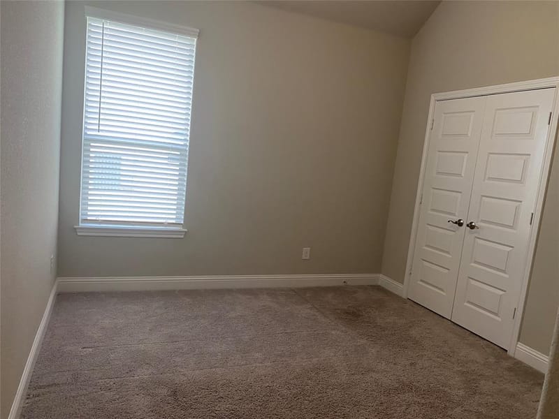 209 Johnson Street, Granbury TX 76048 - Photo 32