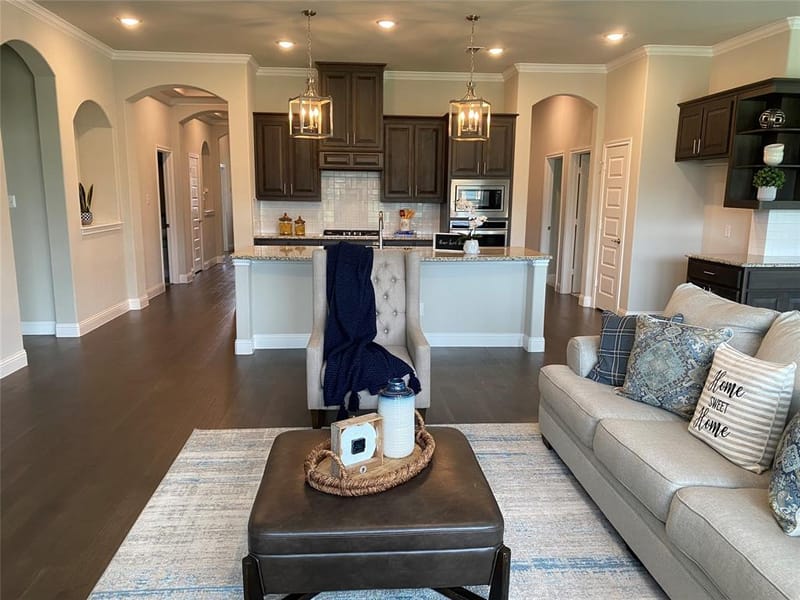 209 Johnson Street, Granbury TX 76048 - Photo 5
