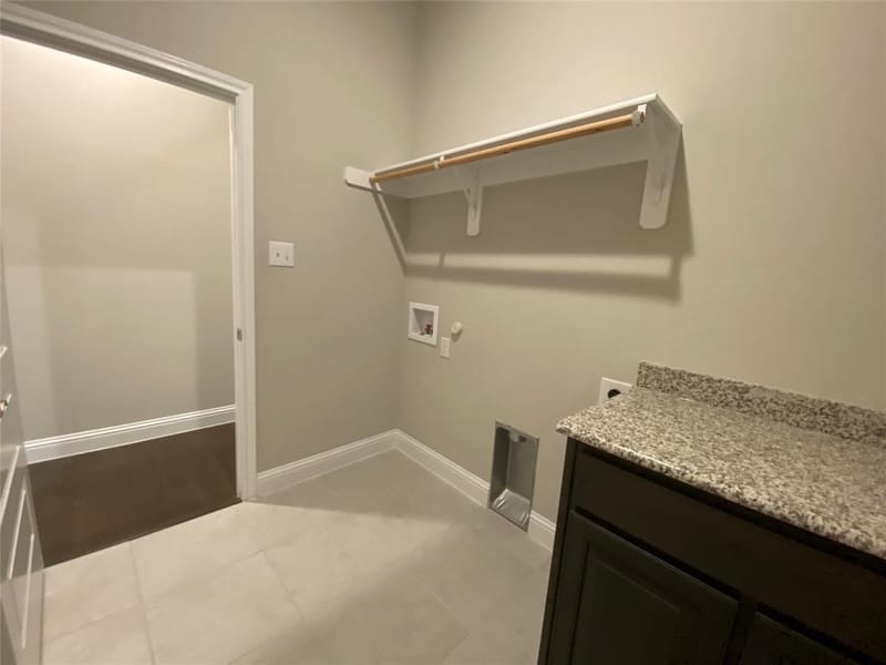 209 Johnson Street, Granbury TX 76048 - Photo 38