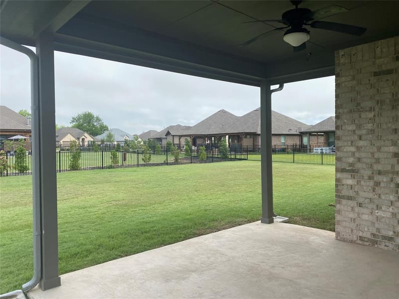 209 Johnson Street, Granbury TX 76048 - Photo 33