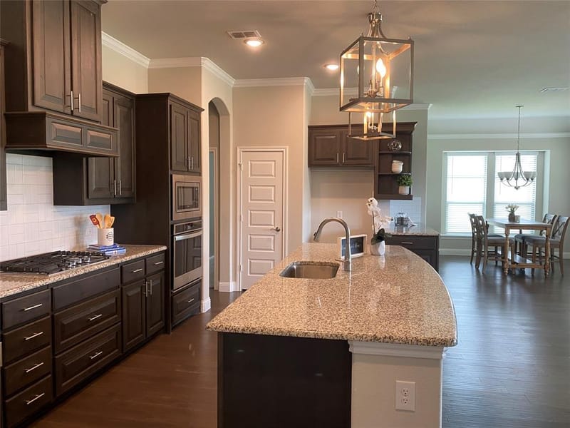209 Johnson Street, Granbury TX 76048 - Photo 15
