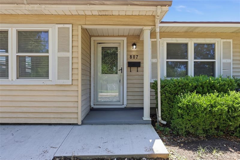 807 Highland Drive, Arlington TX 76010 - Photo 2