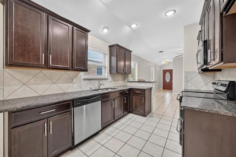 1325 Cheyenne Drive, Aubrey TX 76227 - Photo 8