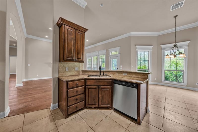 335 Edinburgh Lane, Waco TX 76712 - Photo 12