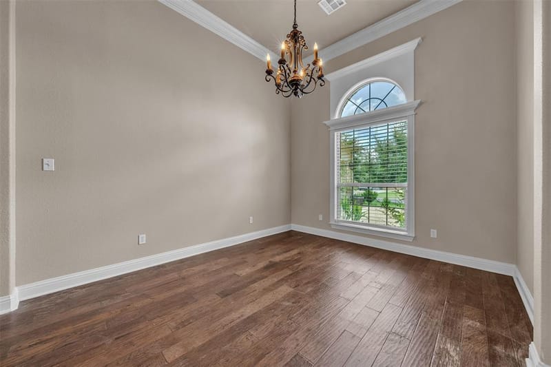 335 Edinburgh Lane, Waco TX 76712 - Photo 10
