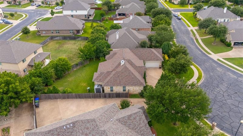 335 Edinburgh Lane, Waco TX 76712 - Photo 33