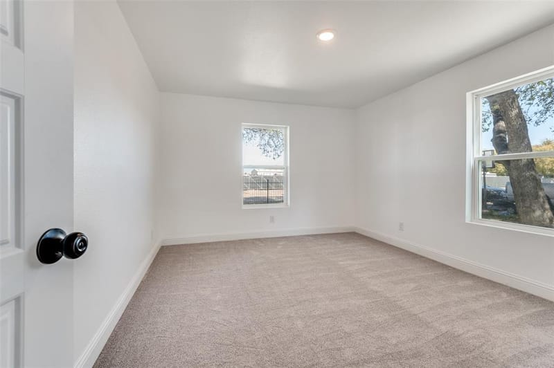 5728 Wilkes Drive, Fort Worth TX 76119 - Photo 13